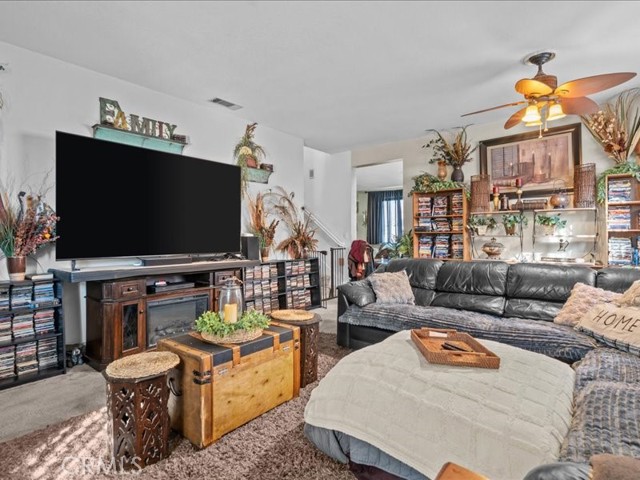 Image 5 of 39 For 528 Memphis Court