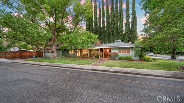 Detail Gallery Image 1 of 1 For 945 Laburnum Ave, Chico,  CA 95926 - 3 Beds | 2 Baths