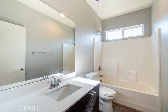 Detail Gallery Image 11 of 33 For 11943 Moss Creek Ct, Adelanto,  CA 92301 - 3 Beds | 2 Baths