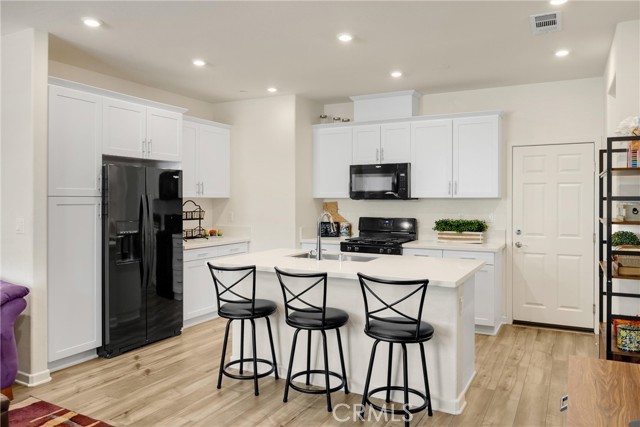 1095 W Buttercup Lane, Rialto CA: https://media.crmls.org/medias/f1116ddf-016c-47ea-b38f-e1d8e30772df.jpg