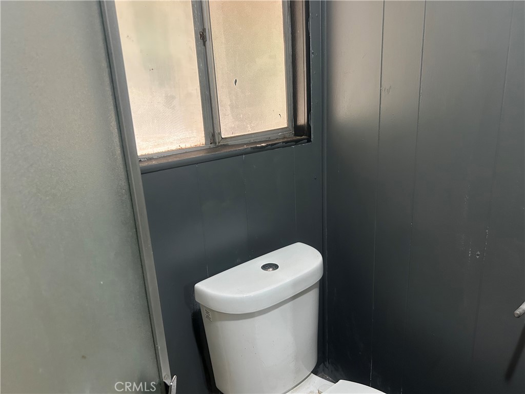 https://media.crmls.org/medias/f1126a8e-304d-4b64-8864-2db0c48f0806.jpg?preset=X-Large