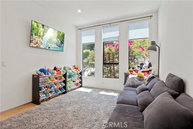 Detail Gallery Image 36 of 60 For 10673 Valleyheart Dr, Studio City,  CA 91604 - 4 Beds | 5 Baths