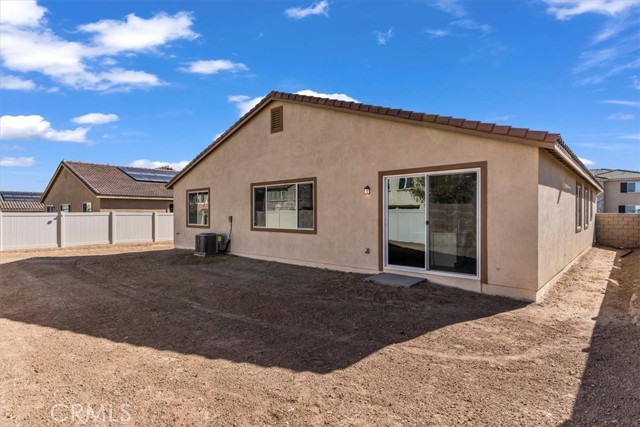 Detail Gallery Image 15 of 18 For 12916 Carlsbad St, Hesperia,  CA 92344 - 4 Beds | 2 Baths