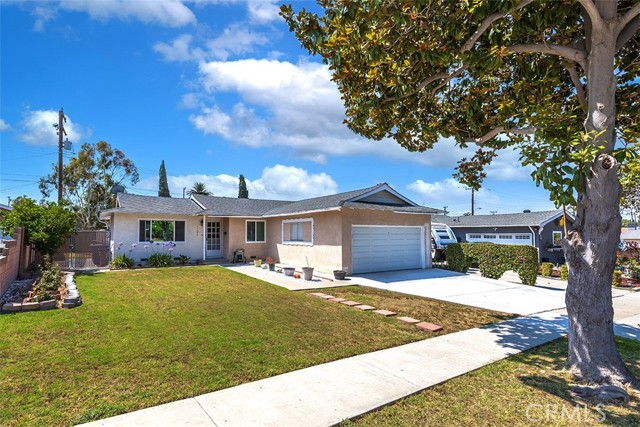 11986 Springview Drive, La Mirada CA: https://media.crmls.org/medias/f1133e73-57f4-4d93-9dd3-076dac2fb41b.jpg