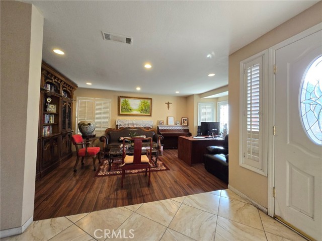 7929 bolton ave, Riverside CA: https://media.crmls.org/medias/f11381cf-edc1-405d-86ad-e6ef2307880a.jpg