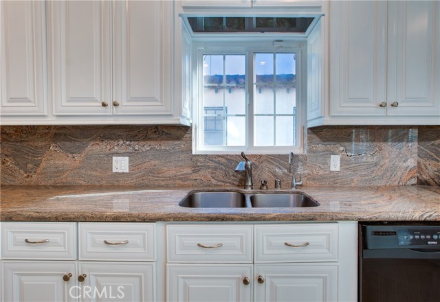 Detail Gallery Image 14 of 39 For 3667 Sawtelle Bld, Los Angeles,  CA 90066 - 5 Beds | 3/1 Baths