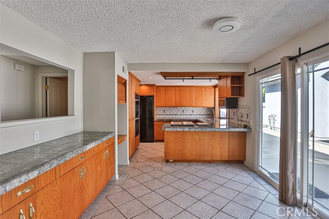 Detail Gallery Image 21 of 46 For 18440 Tamarind, Fountain Valley,  CA 92708 - 6 Beds | 4 Baths