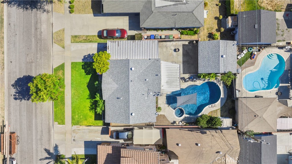 https://media.crmls.org/medias/f114fc29-1867-4db4-8c12-2c7495df44da.jpg?preset=X-Large