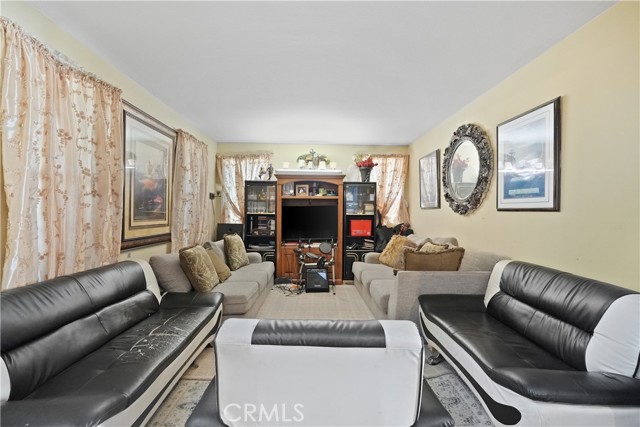 Detail Gallery Image 15 of 51 For 28385 Crispin, Moreno Valley,  CA 92555 - 6 Beds | 3/1 Baths