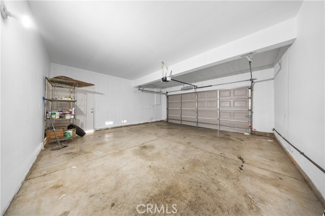 12337 Columbia Lane, Eastvale CA: https://media.crmls.org/medias/f115f8a4-b4df-45f6-8f5f-46b57feca90f.jpg