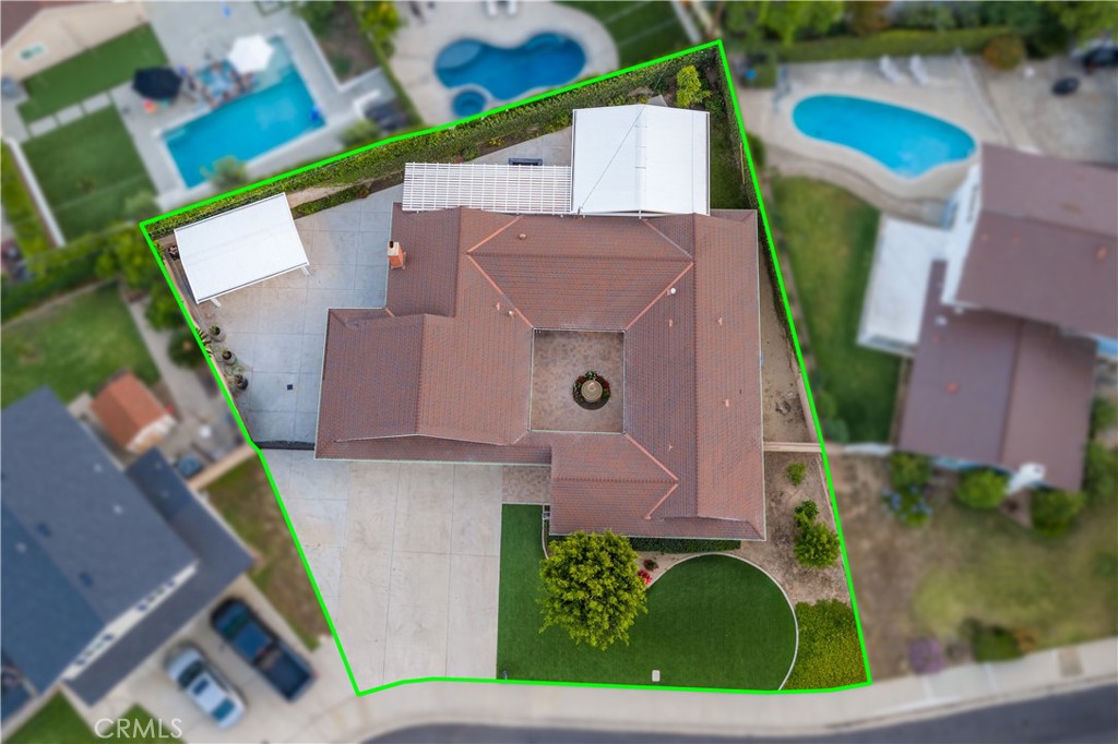 https://media.crmls.org/medias/f11623ae-6097-4d36-8105-2702c96a3774.jpg?preset=X-Large