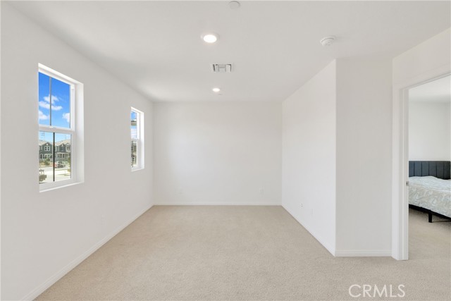 4009 E Coronado Privado, Ontario CA: https://media.crmls.org/medias/f116a09b-53fb-4f9c-983d-5000a18f0a8f.jpg