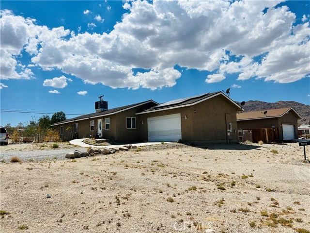 Detail Gallery Image 3 of 20 For 74679 Sunrise Dr, Twentynine Palms,  CA 92277 - 3 Beds | 2 Baths