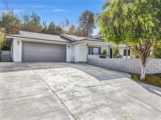 2975 Riverside Drive, Chino CA: https://media.crmls.org/medias/f117c111-d64a-42a3-b947-beba6f701656.jpg