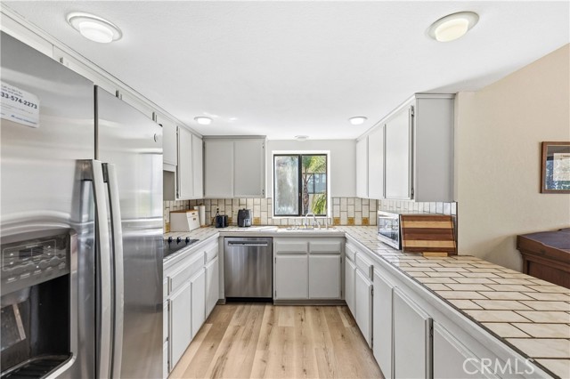 Detail Gallery Image 12 of 42 For 30619 Early Round Dr, Canyon Lake,  CA 92587 - 3 Beds | 2/1 Baths