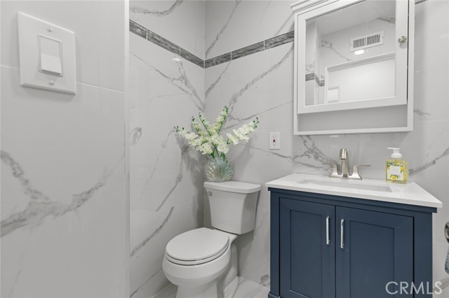 3622 W Kent Avenue, Santa Ana CA: https://media.crmls.org/medias/f118616a-01da-45e7-9994-2ce5d81e549f.jpg