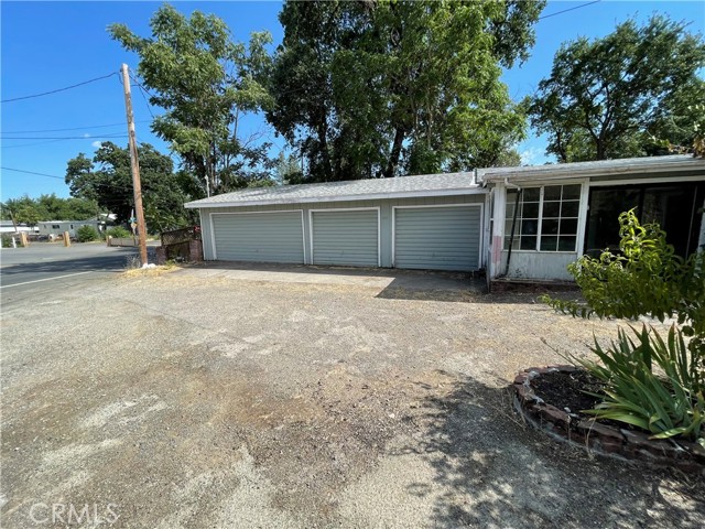8031 Lake Street, Lower Lake CA: https://media.crmls.org/medias/f119238d-5872-4fdd-98ee-5313247f6a6c.jpg