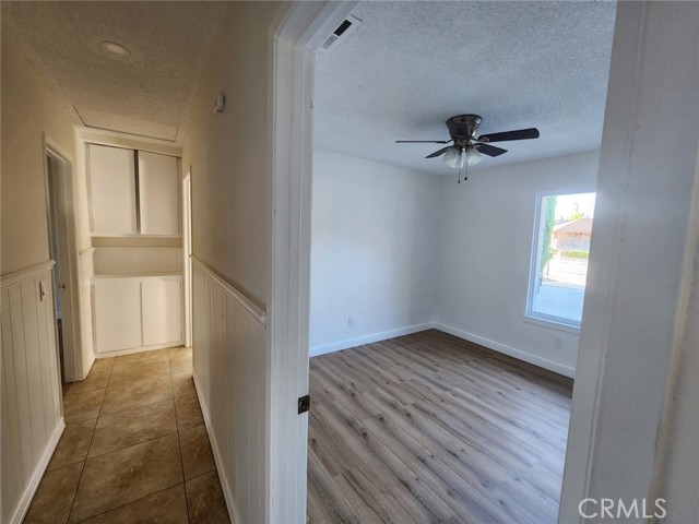 Detail Gallery Image 6 of 8 For 1479 Indian Trl, San Bernardino,  CA 92407 - 3 Beds | 2 Baths