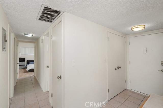 Detail Gallery Image 11 of 21 For 6133 Whitsett Ave #17,  North Hollywood,  CA 91606 - 3 Beds | 2 Baths