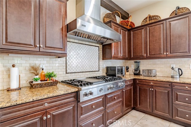 Detail Gallery Image 17 of 72 For 10817 W Stallion Ranch Rd, Sunland,  CA 91040 - 5 Beds | 6 Baths