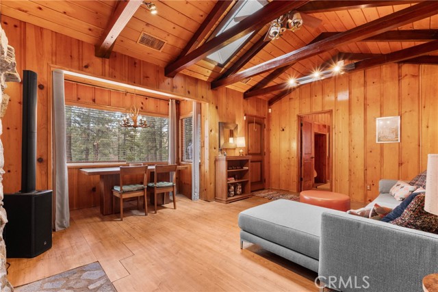 Detail Gallery Image 11 of 39 For 993 Partridge Rd, Wrightwood,  CA 92397 - 2 Beds | 2 Baths