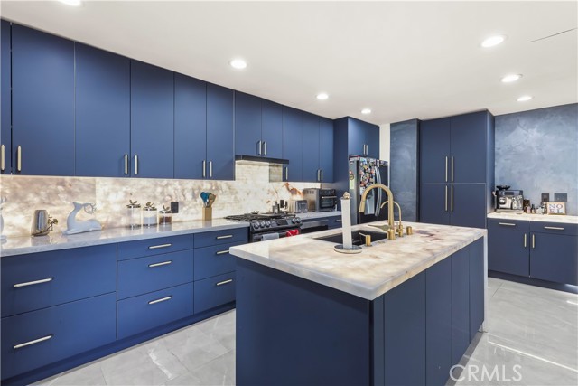 Image 18 of 40 For 2240 Parish  