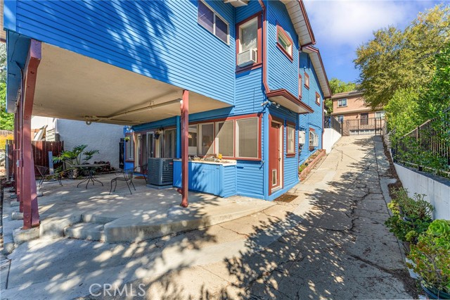 Detail Gallery Image 24 of 34 For 2042 Rome, Los Angeles,  CA 90065 - 3 Beds | 2/1 Baths