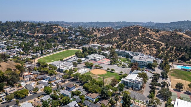 4868 La Roda Avenue, Eagle Rock CA: https://media.crmls.org/medias/f11d7ed4-46bd-4068-8ef0-1139e08d977b.jpg
