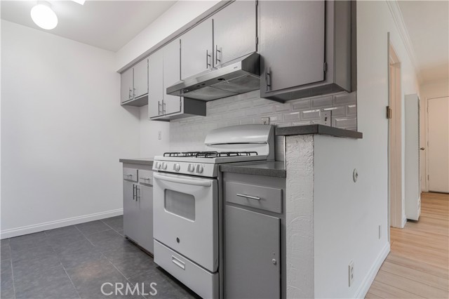 11138 Aqua Vista Street, Studio City CA: https://media.crmls.org/medias/f11dbd35-f9b5-44ac-b432-2d10e330ff48.jpg