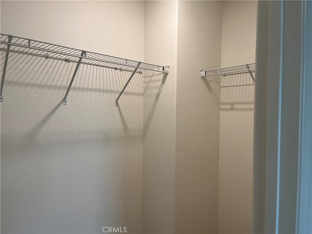 https://media.crmls.org/medias/f11e59f7-3744-47fd-bfdd-089714c7b3db.jpg?preset=X-Large