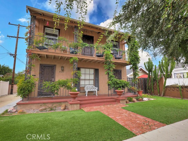 4523 East 3rd Street, Long Beach CA: https://media.crmls.org/medias/f11e6525-2c21-4007-b789-ff70672cf85d.jpg
