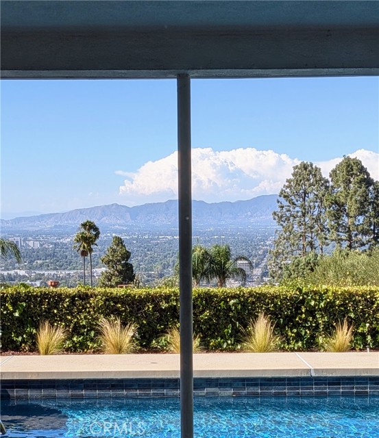 Detail Gallery Image 20 of 42 For 3511 Stonehill Pl, Sherman Oaks,  CA 91423 - 5 Beds | 3 Baths