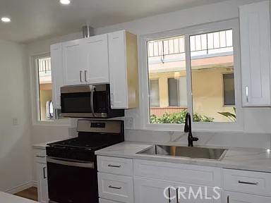 Detail Gallery Image 2 of 12 For 1148 W Civic Center #12,  Santa Ana,  CA 92703 - 2 Beds | 1 Baths