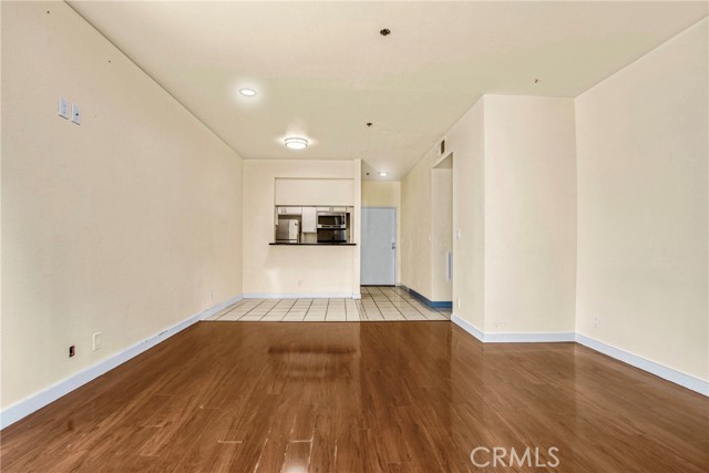 19350 Sherman Way, Reseda CA: https://media.crmls.org/medias/f11fa510-adcf-4dd5-8de9-0e4a37558876.jpg