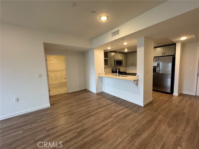 Detail Gallery Image 36 of 37 For 1025 S Berendo St #411,  Los Angeles,  CA 90006 - 2 Beds | 2 Baths