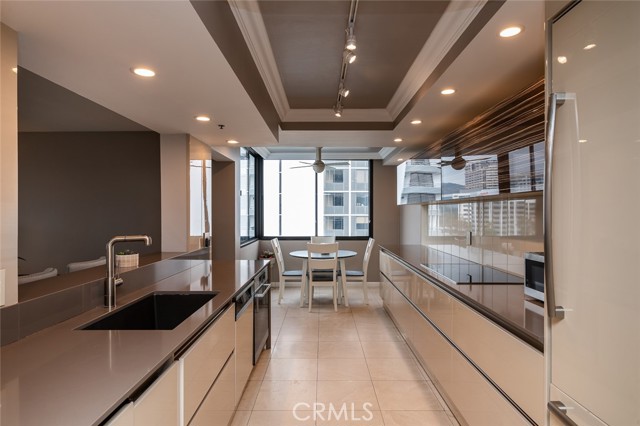 Detail Gallery Image 15 of 66 For 345 Pioneer Dr #1201,  Glendale,  CA 91203 - 2 Beds | 2 Baths
