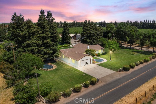 4742 Crow Road, Oakdale CA: https://media.crmls.org/medias/f12163e2-23ad-4527-8a26-81b19e4b81e8.jpg