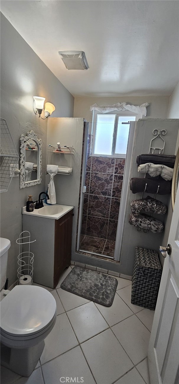 450 W D Street, Colton CA: https://media.crmls.org/medias/f122175f-2f6d-47b4-80a4-60f21e9ecdb4.jpg