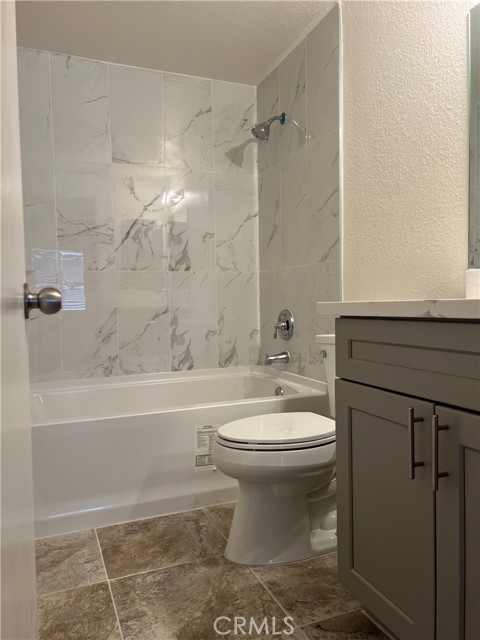 Detail Gallery Image 14 of 38 For 3025 E Avenue #1,  Palmdale,  CA 93550 - 3 Beds | 2 Baths