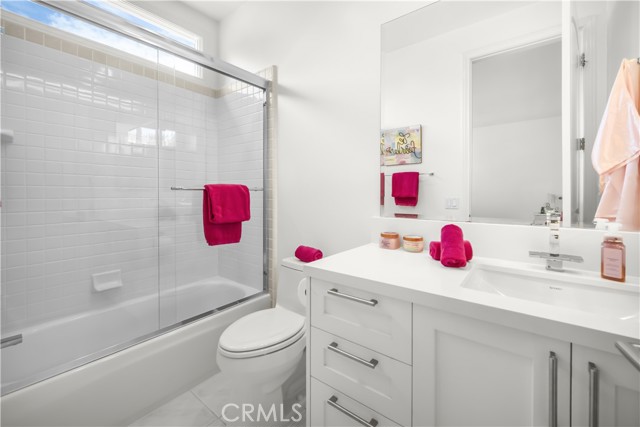 5366 Collingwood Circle, Calabasas CA: https://media.crmls.org/medias/f122e230-59a6-42b4-b465-f1917e16a558.jpg
