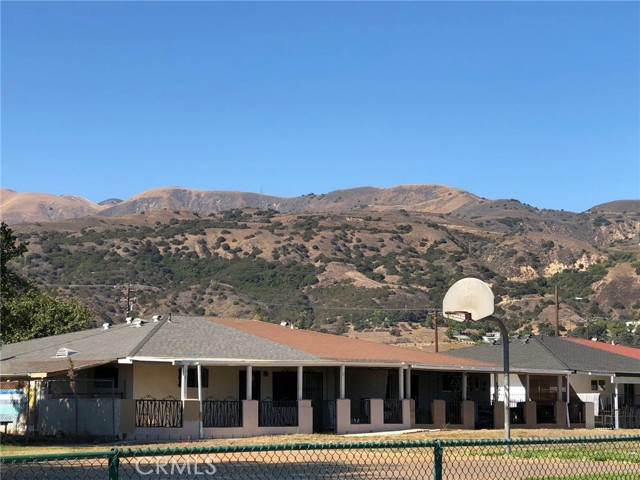 621 W Lemon Way, Fillmore CA: https://media.crmls.org/medias/f12367e0-1af9-4d5c-8cfc-37833d21d234.jpg