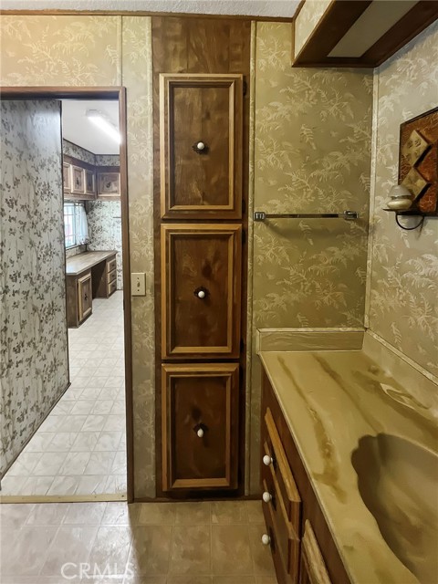 3500 Buchanan Street, Riverside CA: https://media.crmls.org/medias/f123efe2-c495-484c-8043-baad1e25fba3.jpg