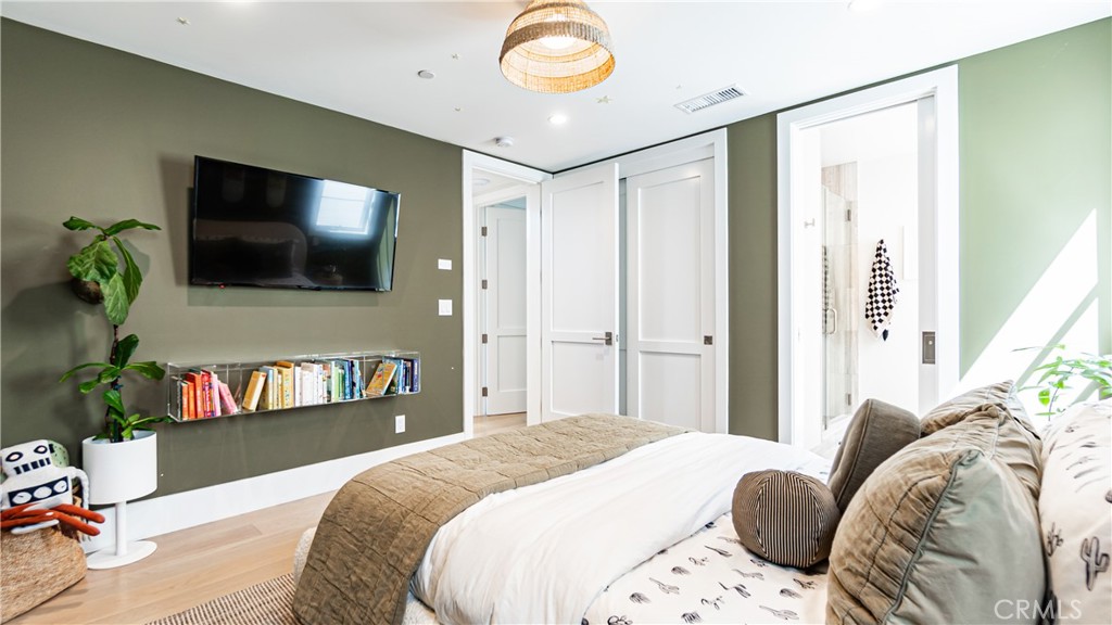 F1243e46 7dc0 4f56 93cb 8e70f36955bd