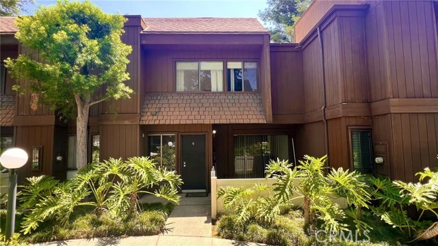 445 W Duarte Road, Arcadia CA: https://media.crmls.org/medias/f1249653-aa3c-477d-bf33-ab374ce78920.jpg