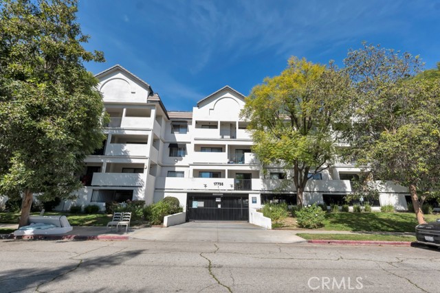 Image 36 of 39 For 17735 Kinzie Street 304