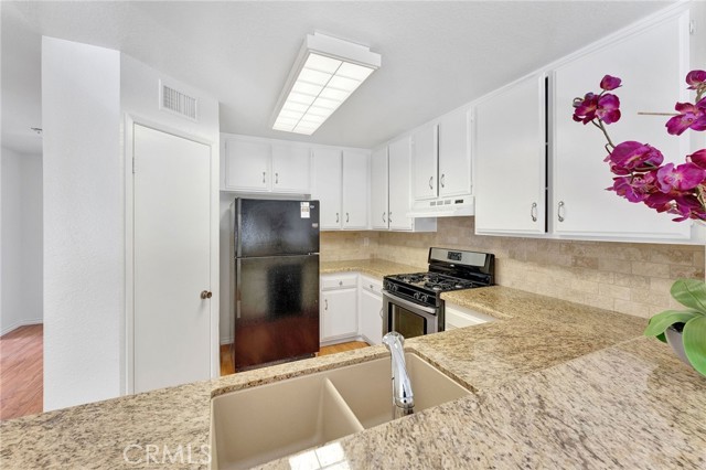 Image 18 of 29 For 22198 Cedar Pointe  1f