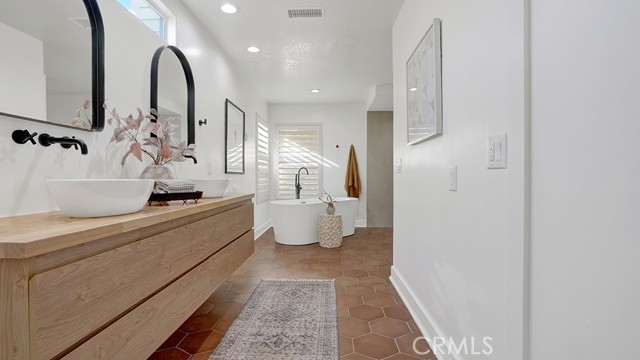 Detail Gallery Image 21 of 35 For 31682 via Coyote, Coto de Caza,  CA 92679 - 4 Beds | 3/1 Baths