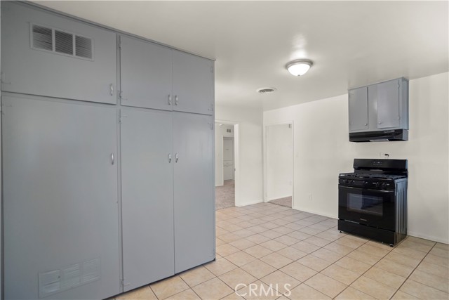 1018 Chester Place, Bakersfield CA: https://media.crmls.org/medias/f127a173-778e-48c7-af37-8b5bf1d6acac.jpg