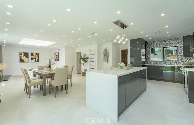 Detail Gallery Image 12 of 48 For 19806 Needles, Chatsworth,  CA 91311 - 3 Beds | 3 Baths