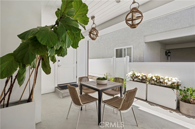 Detail Gallery Image 14 of 31 For 718 Poinsettia, Corona Del Mar,  CA 92625 - 3 Beds | 3/1 Baths